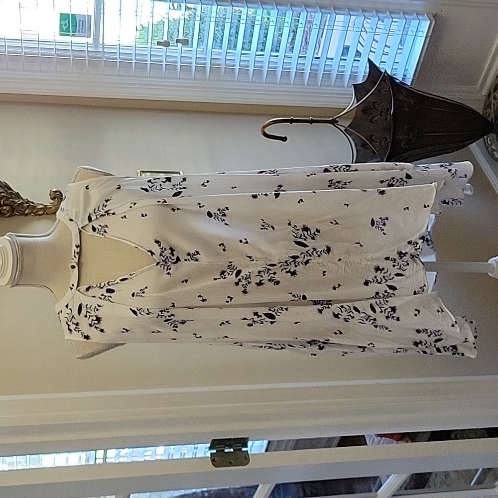 Free People white & navy blue floral dress sleeveless crinkle fabric Large EUC …